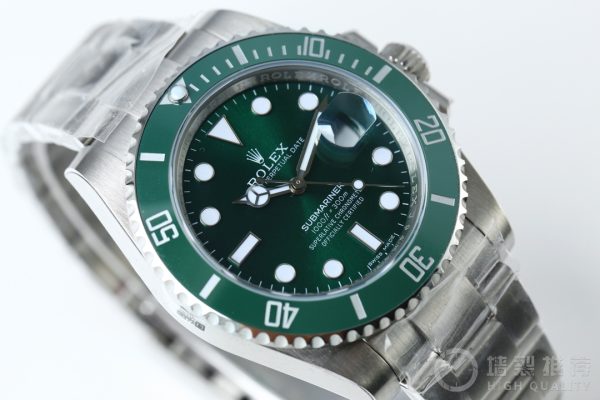 Rolex Submariner "Hulk" Green Dial Men's Luxury Watch 116610LV-97200 - Image 3